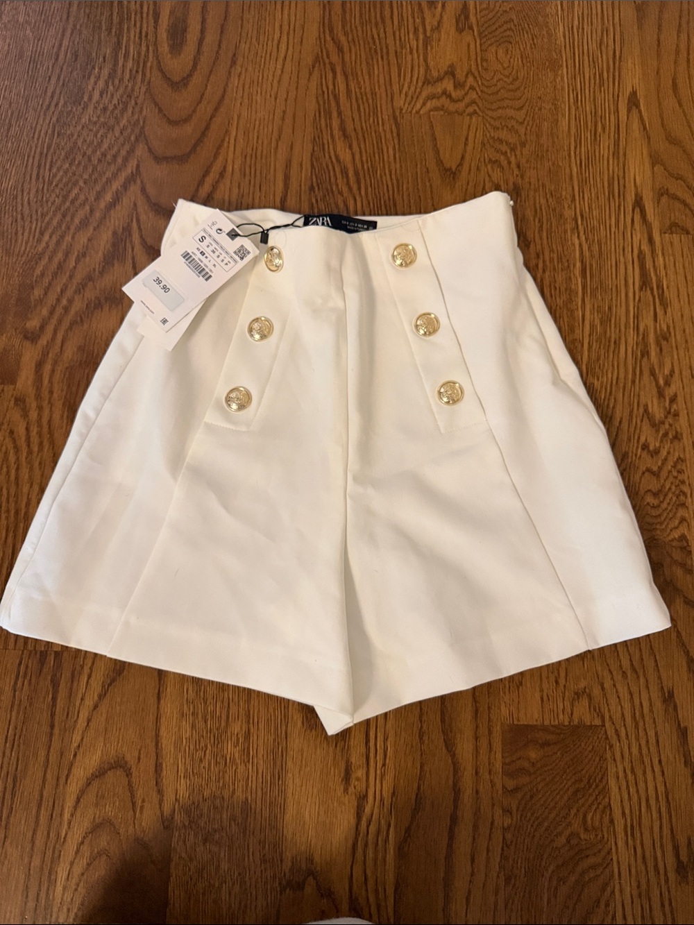Zara White high waist shorts